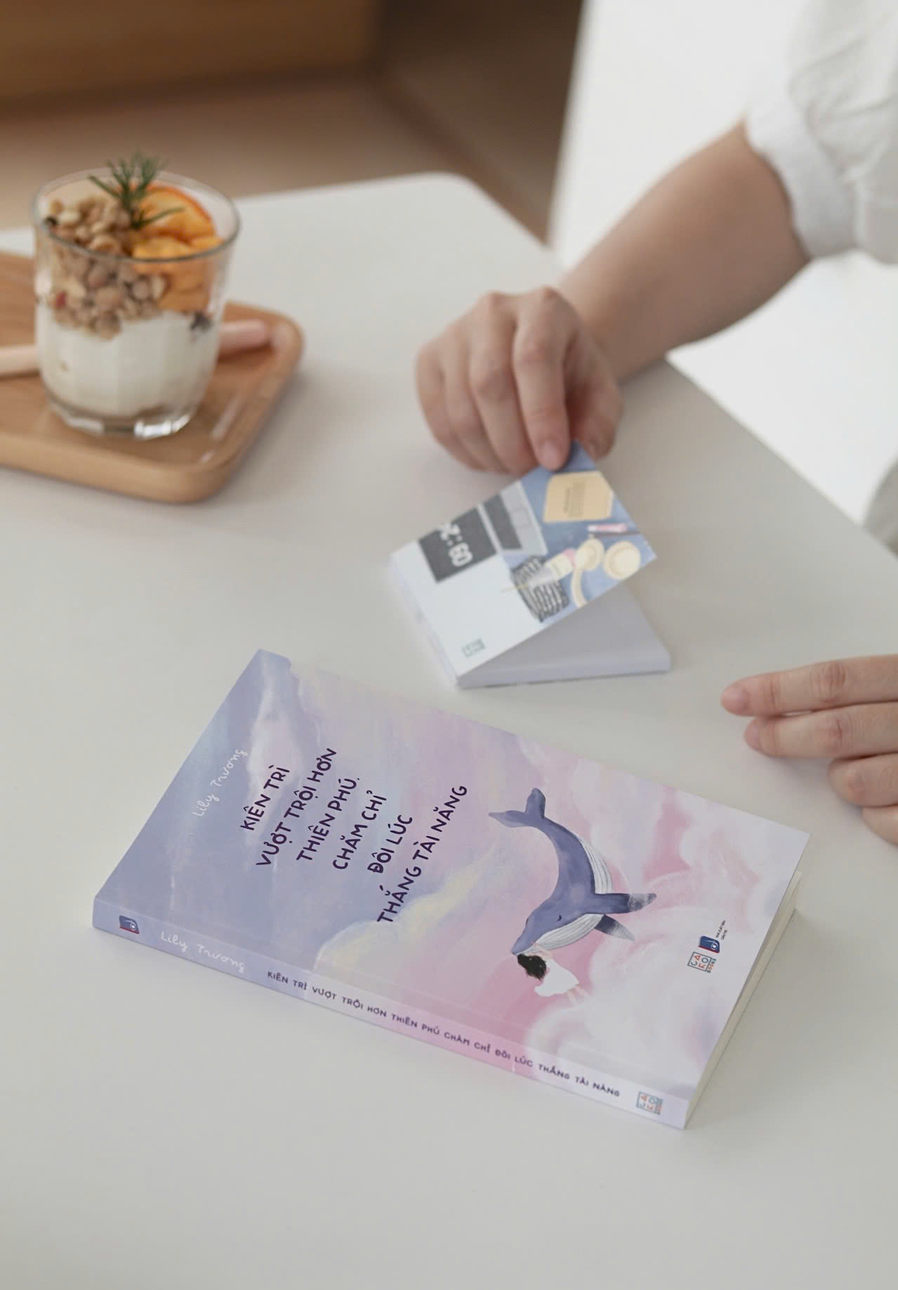 Sách Kiên trì vượt trội hơn thiên phú - Chăm chỉ đôi lúc thắng tài năng - Bản ĐB kèm sổ tay